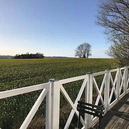 Eventyrligt Og Rummeligt Hus Med Havudsigt Villa