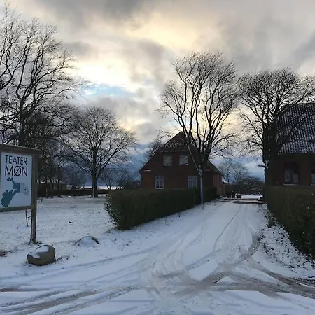 Villa Eventyrligt Og Rummeligt Hus Med Havudsigt Borre