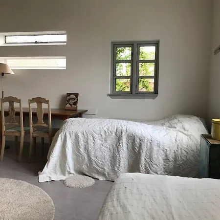 Eventyrligt Og Rummeligt Hus Med Havudsigt Borre