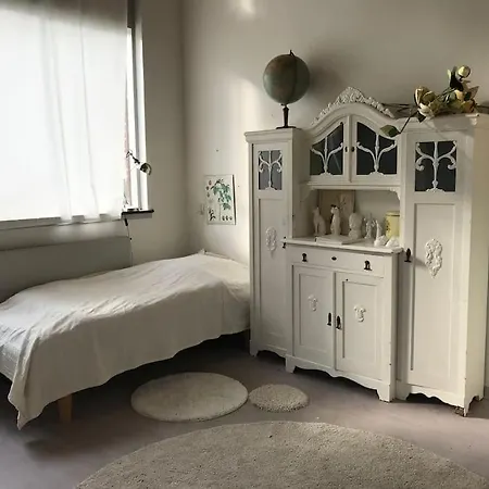 Eventyrligt Og Rummeligt Hus Med Havudsigt * Borre