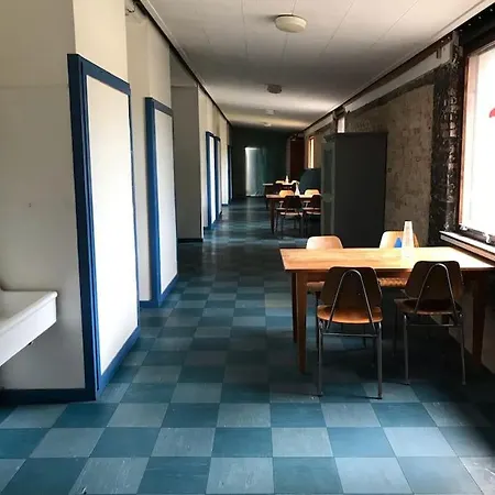 Eventyrligt Og Rummeligt Hus Med Havudsigt Borre