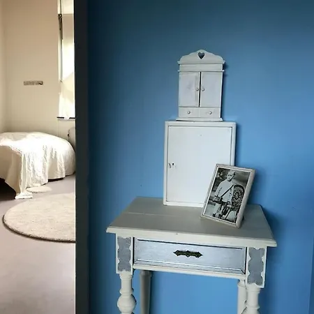 Eventyrligt Og Rummeligt Hus Med Havudsigt