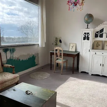 Eventyrligt Og Rummeligt Hus Med Havudsigt Villa