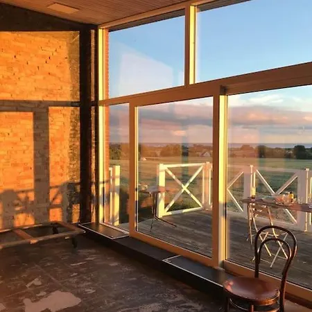 Eventyrligt Og Rummeligt Hus Med Havudsigt *