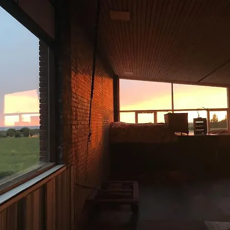 Eventyrligt Og Rummeligt Hus Med Havudsigt * Borre