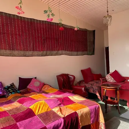 Eventyrligt Og Rummeligt Hus Med Havudsigt Borre