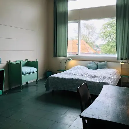Eventyrligt Og Rummeligt Hus Med Havudsigt