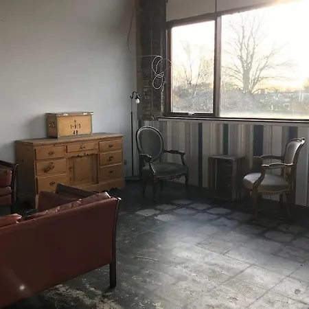 Eventyrligt Og Rummeligt Hus Med Havudsigt * Borre